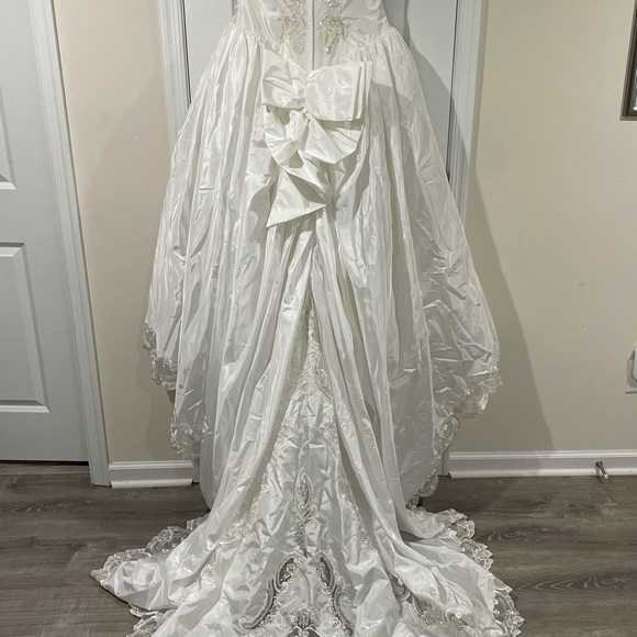VINTAGE 1988 Eve of Milday Wedding Dress - Picture 6 of 10